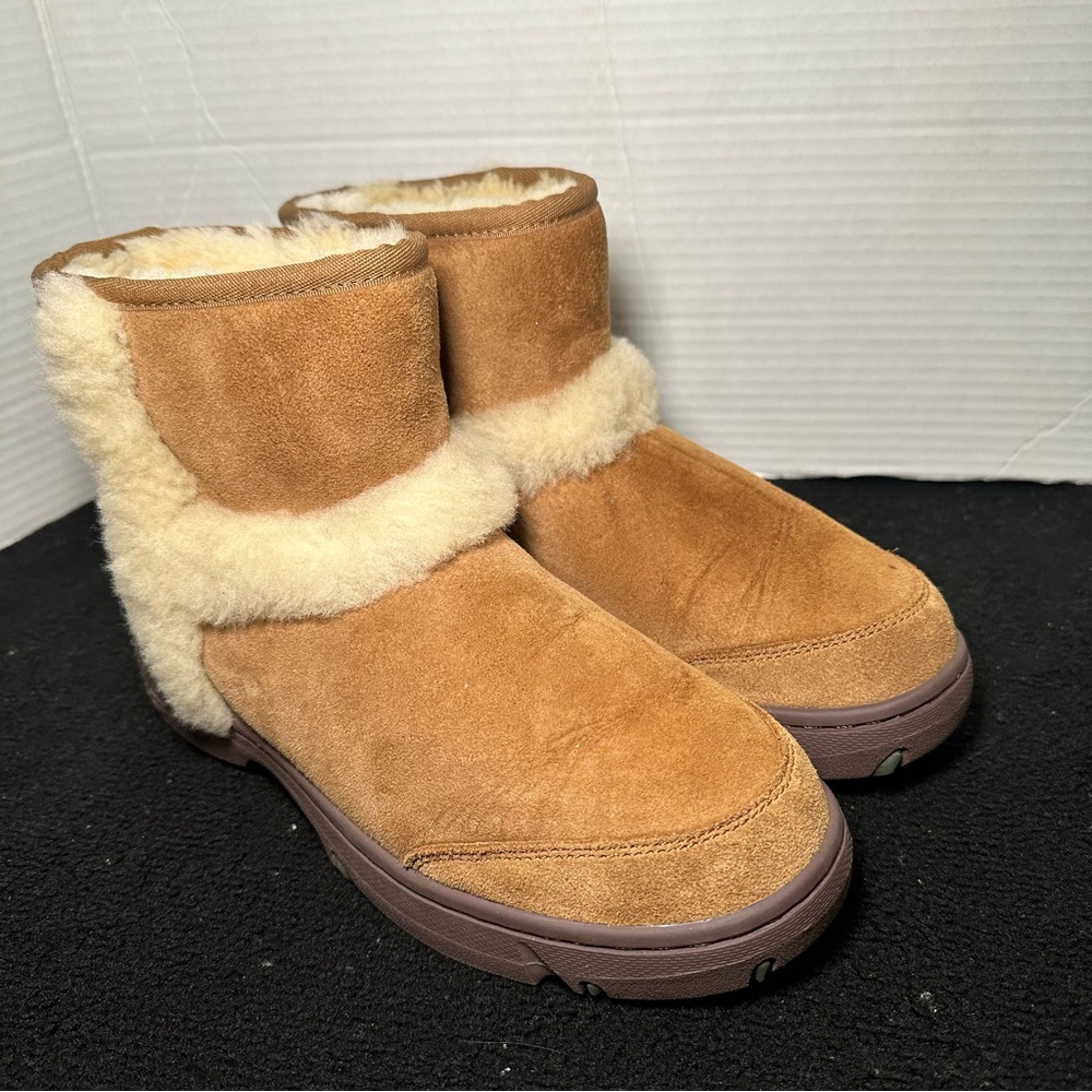 UGG Women's Sunburst Mini in Chestnut Womens Size 8